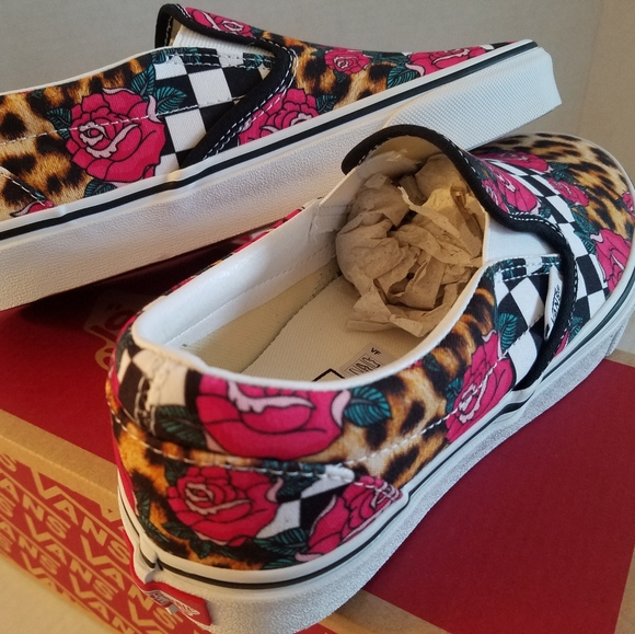 Vans Checkerboard Slip on. New. Mens Sizes: 5 & 5.5. main image 10
